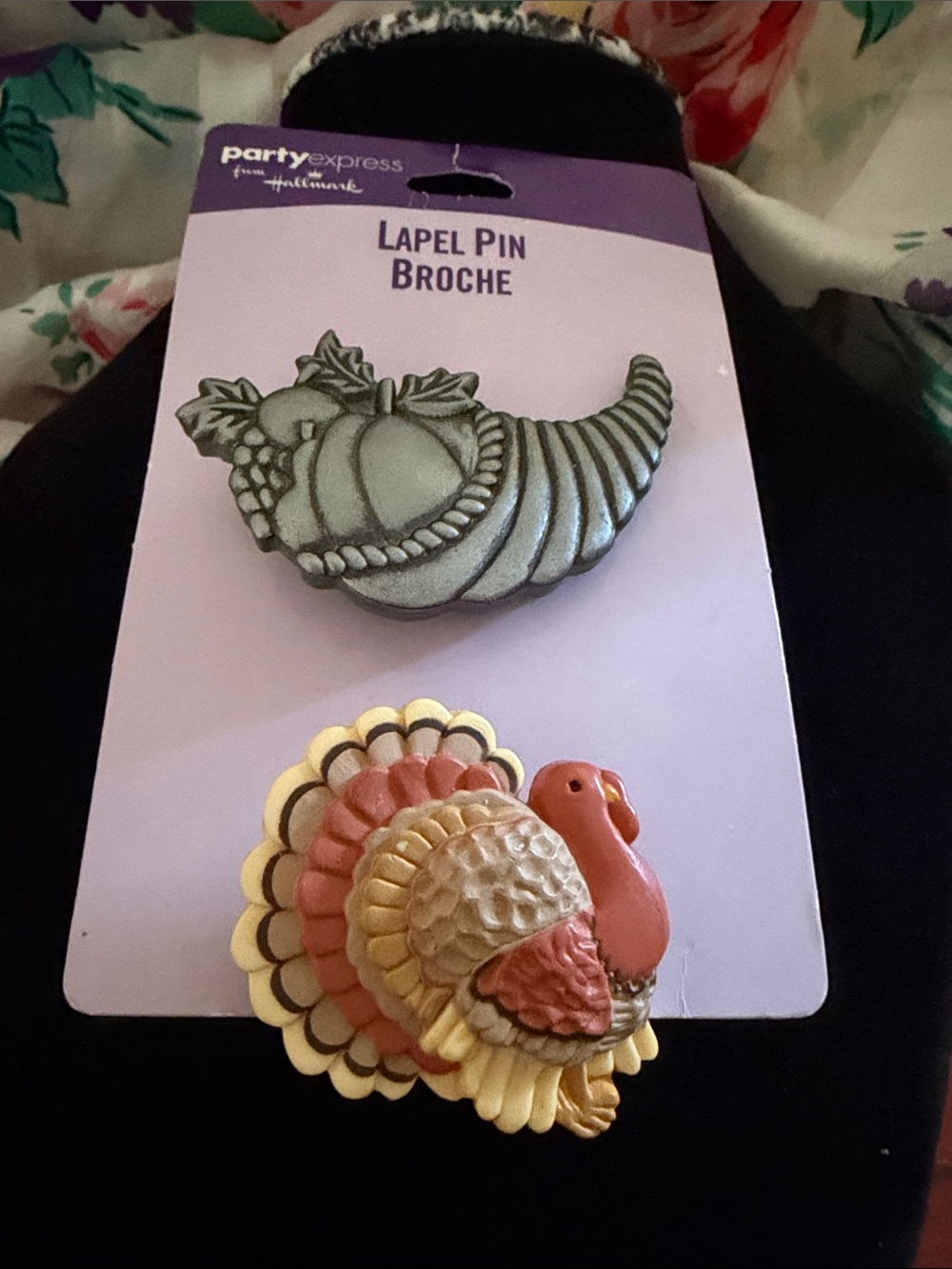Hallmark Thanksgiving Lapel Pin Set - Pink, Cream, Gold